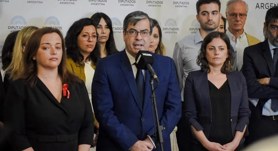 El oficialismo presentó su pedido de juicio político a los cuatro jueces de la Corte