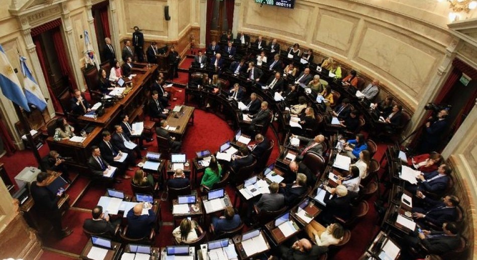 Senadores nacionales se aprobaron un fuerte aumento de sueldo, sin debate