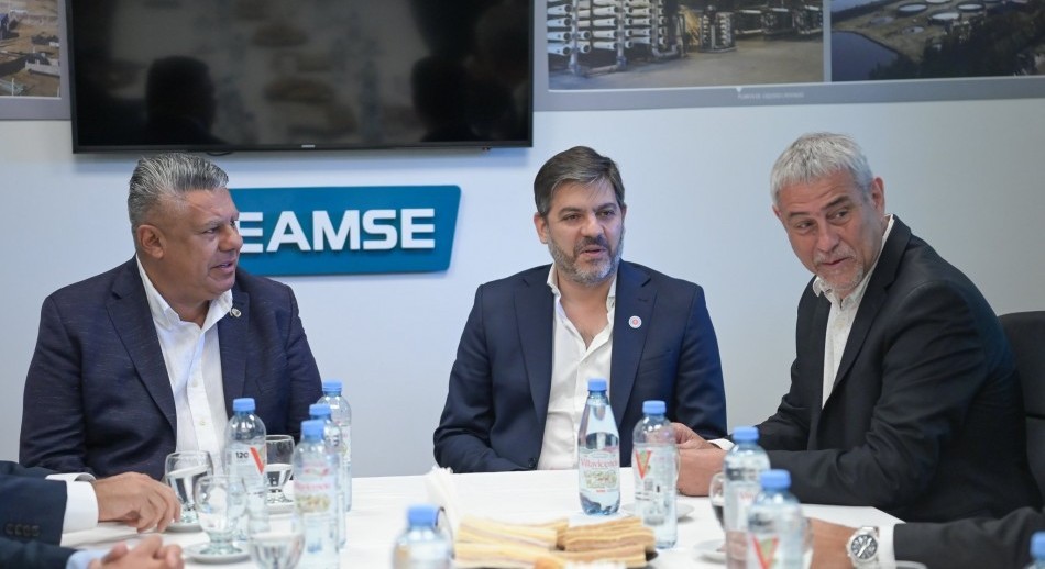 La provincia designó a Chiqui Tapia como presidente de la CEAMSE