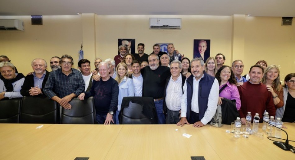 Kicillof, con la CGT: “El punto de partida para frenar a Milei es el movimiento obrero”