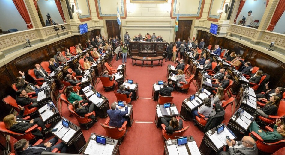 Senado bonaerense: Media sanción para reelecciones indefinidas de legisladores
