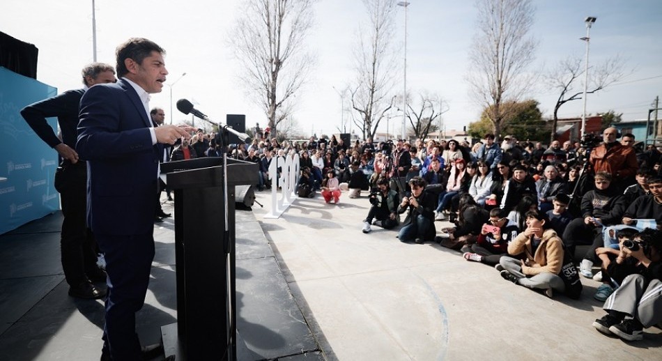 Kicillof: “Nosotros mejoramos las escuelas, Milei gasta $29 billones para pagar intereses!