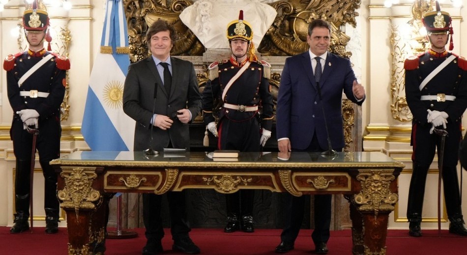 Javier Milei le tomó juramento a Lisandro Catalán, nuevo ministro del Interior