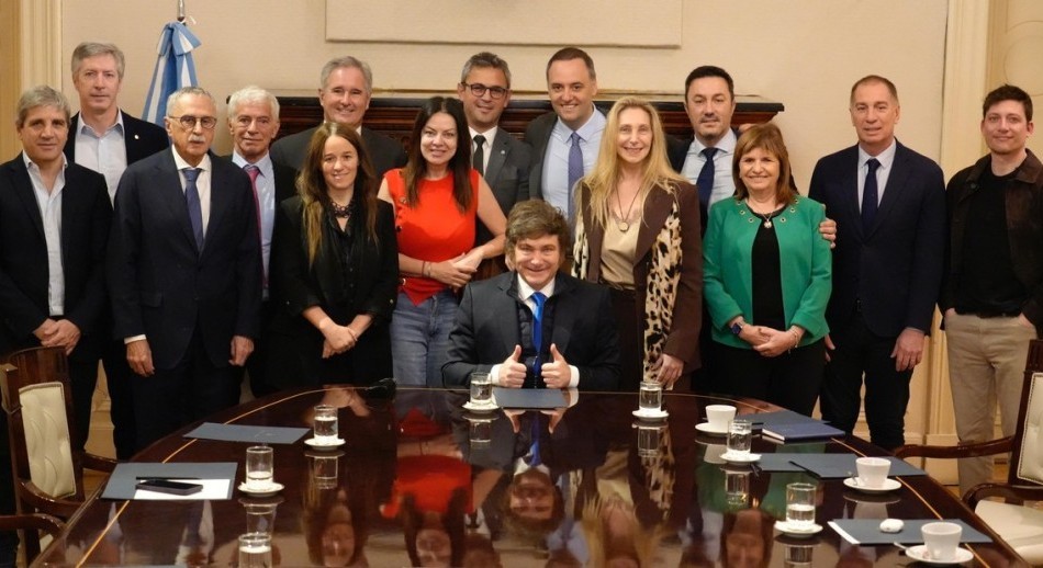 Con el debut de Adorni y Santilli, Milei encabezó una reunión con el nuevo Gabinete