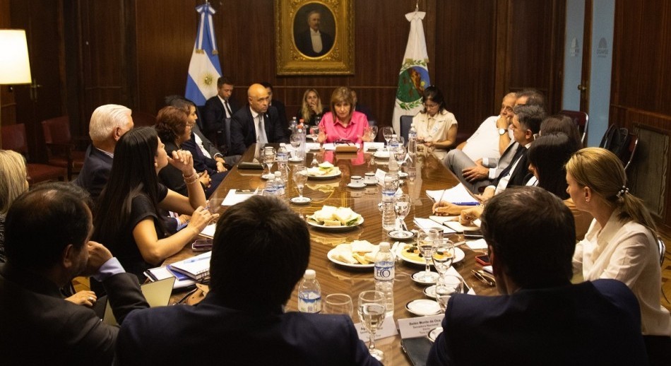 A horas de jurar como senadora, Bullrich dijo que va a estudiar la transparencia de la AFA 