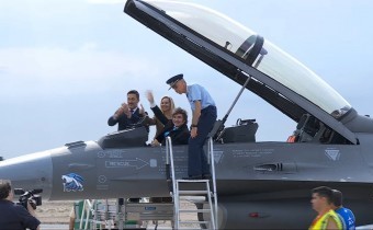 Milei presentó los F-16: 