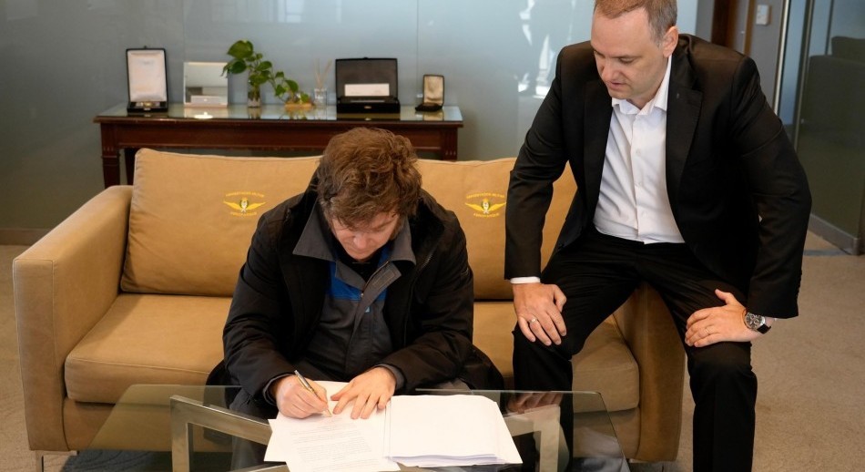 Reforma Laboral: Javier Milei firmó el proyecto y el Gobierno lo enviará al Congreso