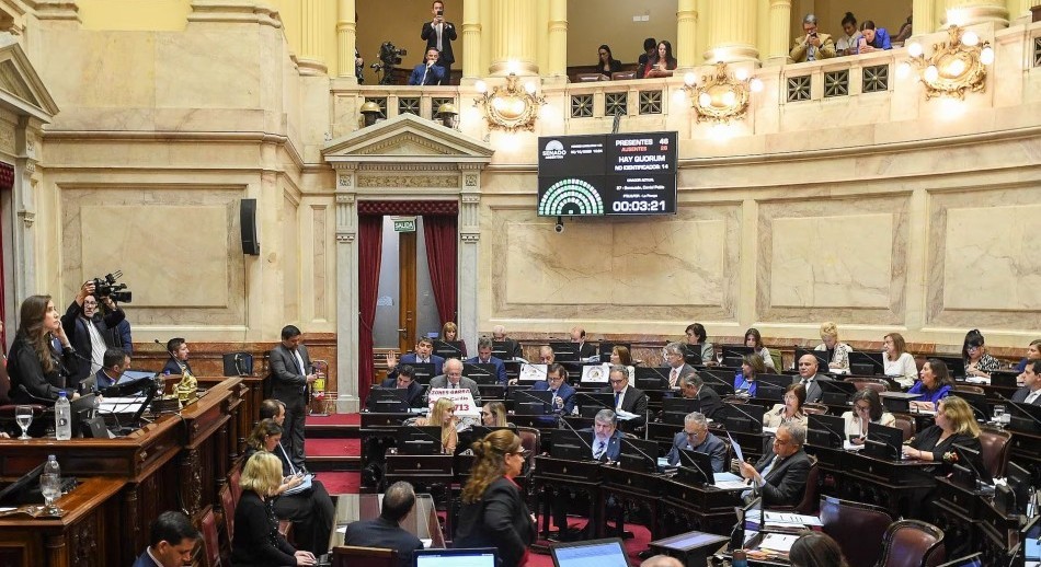 El senado consiguió quórum y ya sesiona en busca del Presupuesto