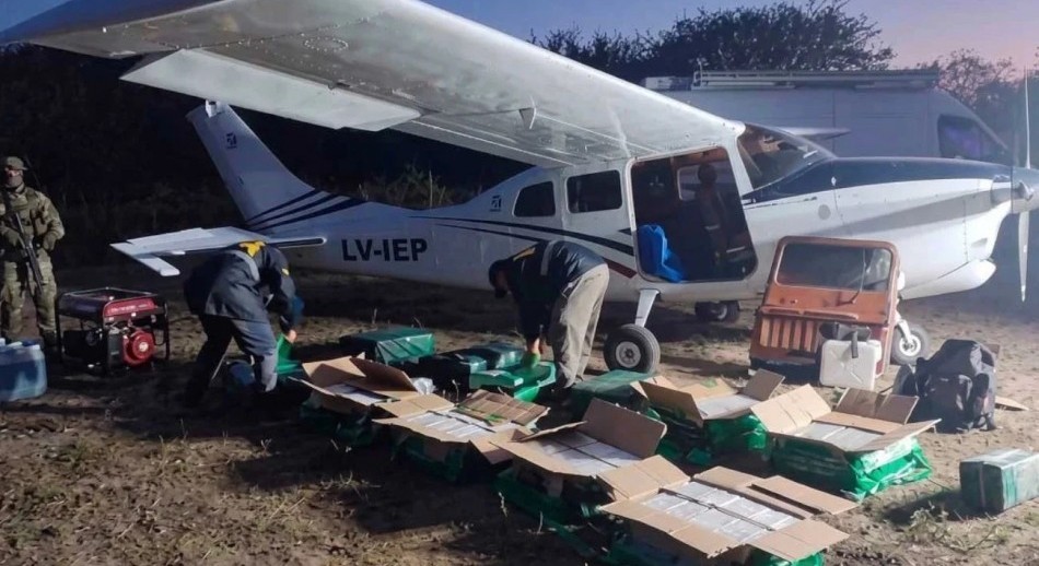 Interceptaron una avioneta en Santa Fe y secuestraron más de 400 kilos de cocaína