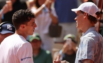 Juan Manuel Cerúndolo dio el batacazo y eliminó a Sinner en Roland Garros