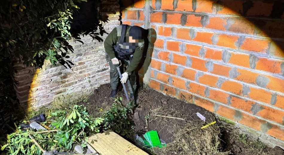 Hallan 59 kilos de cocaína enterrados en nuevos allanamientos por la avioneta de Villa Eloísa
