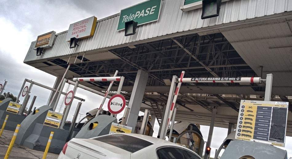 Autopistas: Cobran cuatro veces más a quienes usan los carriles exclusivos sin TelePase