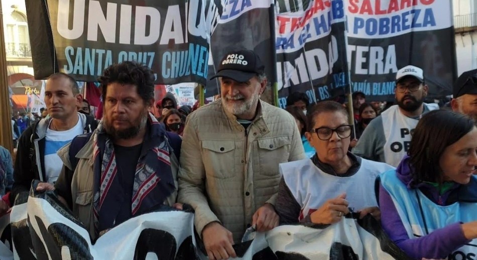 Piqueteros marchan y exigen a la CGT una “huelga general”